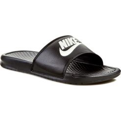 Klapki NIKE - Benassi Jdi 343880 090 Czarny. Czarne klapki i japonki męskie Nike, bez wzorów, ze skóry ekologicznej. Za 99.99 zł.