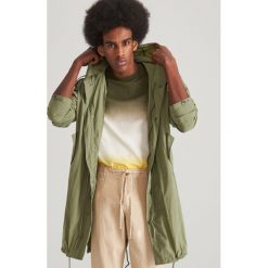 Lekka parka z kapturem - Khaki. Parki męskie marki Reserved. Za 199.99 zł.
