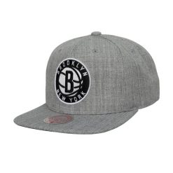 Czapka Brooklyn Nets Team Heather 2.0. Szare czapki męskie Mitchell & Ness, bez wzorów, sportowe. Za 190.50 zł.
