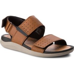 Sandały CLARKS - Garratt Active 261324307 Tan Leather. Sandały męskie marki Merrell. W wyprzedaży za 229.00 zł.