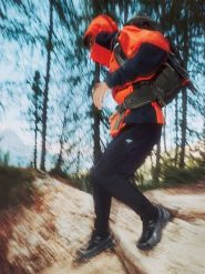 4F Kurtka trekkingowa membrana 10000 męska - czerwona L. Czerwone kurtki męskie 4f, l, bez wzorów, bez ramiączek, bez kaptura. Za 399.99 zł.