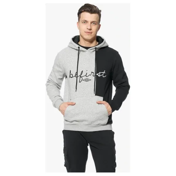 Umbro Bluza Badger , szary, rozmiar L. Szare bluzy nierozpinane męskie Umbro, l, bez wzorów, z bawełny, bez ramiączek, bez kaptura. W wyprzedaży za 71.99 zł.
