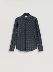 Bawełniana koszula slim fit - granatowy. Niebieskie koszule męskie Reserved, l, bez wzorów, z bawełny, bez kołnierzyka, bez ramiączek. Za 119.99 zł.