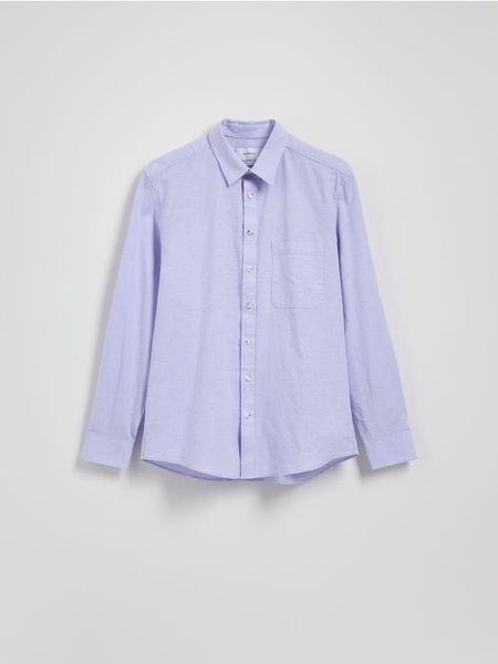 Koszula regular z dodatkiem lnu - lawendowy. Fioletowe koszule męskie Reserved, l, bez wzorów, z bawełny, bez kołnierzyka, bez ramiączek. W wyprzedaży za 69.99 zł.