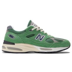 Buty męskie New Balance U991GV2 – zielone. Zielone buty sportowe na co dzień męskie New Balance, m, bez wzorów, z gumy, klasyczne, bez ramiączek, bez kaptura, do biegania. Za 1,149.99 zł.