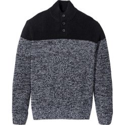 Sweter ze stójką bonprix czarno-biały. Czarne swetry męskie bonprix, bez wzorów, bez kołnierzyka, bez ramiączek. Za 109.99 zł.