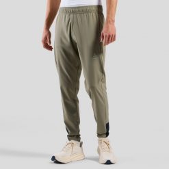 Legginsy męskie ZEROWEIGHT Pants regular length. Zielone legginsy męskie Odlo, m, bez wzorów, do biegania. W wyprzedaży za 359.99 zł.