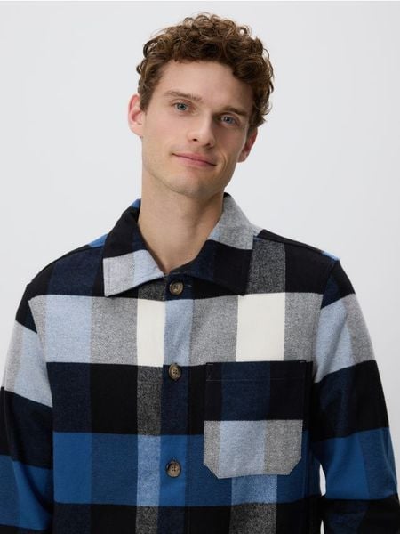 Koszula comfort fit w kratę - granatowy. Niebieskie koszule męskie Reserved, l, bez wzorów, z bawełny, bez kołnierzyka, bez ramiączek. W wyprzedaży za 99.99 zł.