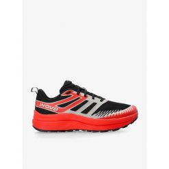 Buty trailowe męskie Inov-8 TrailFly Max. Czerwone buty do biegania męskie Inov-8, bez wzorów, bez zapięcia, do biegania. Za 440.99 zł.