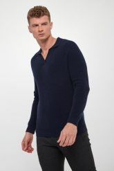 Sweter męski kaszmirowy LIU JO. Swetry męskie Liu Jo, bez wzorów, z kaszmiru, bez kołnierzyka, bez ramiączek. Za 759.00 zł.