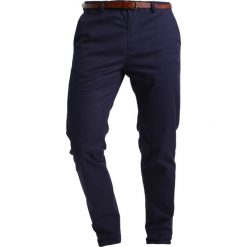 Scotch & Soda MOTT Chinosy navy. Niebieskie eleganckie spodnie męskie Scotch & Soda, z bawełny. Za 439.00 zł.