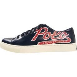 Polo Ralph Lauren JERMAIN Sneakersy niskie aviator navy. Buty sportowe na co dzień męskie marki Polo Ralph Lauren. W wyprzedaży za 401.40 zł.