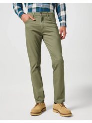 WRANGLER MĘSKIE SPODNIE MATERIAŁOWE LARSTON DUSTY OLIVE 112356816 W18S014024. Zielone eleganckie spodnie męskie Wrangler, bez wzorów, z bawełny, klasyczne, z obniżonym stanem. W wyprzedaży za 99.99 zł.