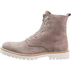 Zign Botki taupe. Szare buty zimowe męskie Zign, z materiału. W wyprzedaży za 356.15 zł.