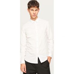Koszula slim fit w paski - Biały. Białe koszule męskie Reserved, w paski. W wyprzedaży za 49.99 zł.