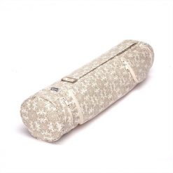 Bawełniana torba na matę do jogi Bodhi Asana Bag 60 - ecru. Białe torby męskie na ramię BODHI, bez wzorów, z bawełny, sportowe. W wyprzedaży za 99.00 zł.