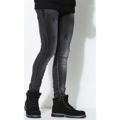 Czarne Jeansy Black Character. Czarne jeansy męskie Born2be, w paski, z denimu. Za 49.99 zł.