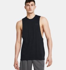 UNDER ARMOUR UA SPORTSTYLE LC SS Koszulka męska treningowa. Czarne t-shirty sportowe męskie Under Armour, m, bez wzorów, z materiału, klasyczne, bez ramiączek. Za 129.99 zł.