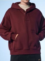 Bluza hoodie basic - bordowy. Czerwone bluzy nierozpinane męskie Sinsay, l, bez wzorów, bez ramiączek, bez kaptura. Za 69.99 zł.