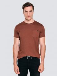 Koszulka męska z kieszonką brązowa Carbon 804. Brązowe t-shirty męskie Big Star, l, z aplikacjami, z bawełny, bez kołnierzyka, bez ramiączek. Za 119.99 zł.