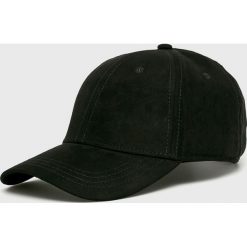 Jack & Jones - Czapka. Czarne czapki męskie Jack & Jones, z poliesteru. W wyprzedaży za 59.90 zł.