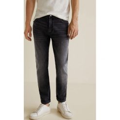 Mango Man - Jeansy Jan3. Czarne jeansy męskie Mango Man, z aplikacjami, z bawełny. Za 139.90 zł.