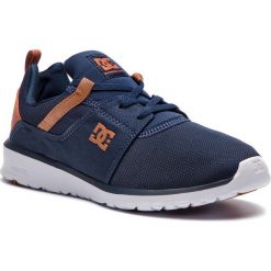 Sneakersy DC - Heathrow ADYS700071 Navy/Camel (NC2). Buty sportowe na co dzień męskie marki DC. W wyprzedaży za 229.00 zł.