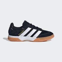 Buty Spezialist Indoor. Białe buty do biegania męskie ADIDAS, bez wzorów, bez zapięcia, do biegania. Za 399.00 zł.