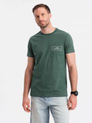 Bawełniany t-shirt męski z nadrukiem na kieszonce Ombre Streetstyle – ciemnozielony V4 - Rozmiar: S. Zielone t-shirty męskie Ombre Clothing, m, bez wzorów, z bawełny, bez kołnierzyka, bez ramiączek. W wyprzedaży za 24.99 zł.
