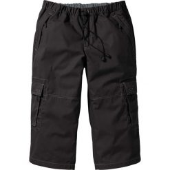 Spodnie 3/4 Loose Fit bonprix czarny. Długie spodnie sportowe męskie bonprix. Za 37.99 zł.