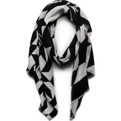 Chusta CALVIN KLEIN - Quilted Print Scraf K60K605144 909. Białe szaliki męskie Calvin Klein, bez wzorów, z bawełny. W wyprzedaży za 169.00 zł.