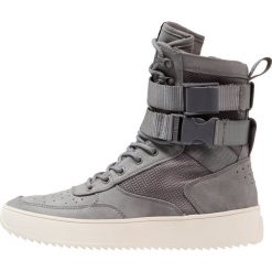 Steve Madden ZERODAY Botki sznurowane grey. Szare buty zimowe męskie Steve Madden, z materiału, na sznurówki. W wyprzedaży za 500.65 zł.
