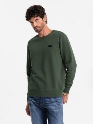 Nierozpinana dresowa bluza męska z metalowym pinem – ciemnozielona V4 - Rozmiar: L. Zielone bluzy nierozpinane męskie Ombre Clothing, l, bez wzorów, z bawełny, wizytowe, bez ramiączek, bez kaptura. W wyprzedaży za 119.99 zł.