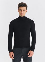 PAKO LORENTE - Golf męski w czarnym kolorze. Czarne swetry męskie Pako Lorente, bez wzorów, z nylonu, bez kołnierzyka, bez ramiączek. Za 119.99 zł.