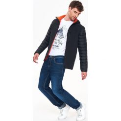 T-SHIRT MĘSKI Z NADRUKIEM. T-shirty męskie marki TOP SECRET. W wyprzedaży za 19.99 zł.