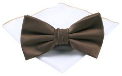 Męska Mucha (Poszetka w Zestawie) - Chattier - Orzechowy Brąz. Brązowe krawaty i muchy męskie Chattier, bez wzorów, eleganckie. Za 59.00 zł.