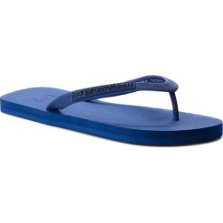 Japonki EA7 EMPORIO ARMANI - XCQ002 XCC08 00927 Deep Ultramarine/Blk. Niebieskie klapki i japonki męskie EA7 Emporio Armani, z tworzywa sztucznego. W wyprzedaży za 219.00 zł.