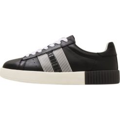 Bikkembergs Sneakersy niskie black/white. Buty sportowe na co dzień męskie Bikkembergs. W wyprzedaży za 577.90 zł.