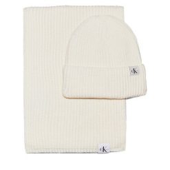 Zestaw Szalik i Czapka Calvin Klein Jeans. Czapki męskie Calvin Klein Jeans, bez wzorów, z jeansu. Za 299.99 zł.