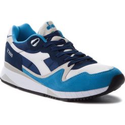 Sneakersy DIADORA - V7000 Nyl II 501.170939 01 C6653 Blue Aster/Estate Blue. Niebieskie buty sportowe na co dzień męskie Diadora, z materiału, eleganckie. W wyprzedaży za 229.00 zł.