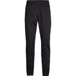 Spodnie dresowe "Classic Bee Phi" w kolorze czarnym. Czarne spodnie dresowe męskie marki HUMMEL, z dresówki. W wyprzedaży za 162.95 zł.