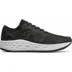 New Balance Fresh Foam Vongo v4 - MVNGOBK4. Brązowe buty do biegania męskie New Balance, bez wzorów, bez zapięcia, do biegania. Za 569.99 zł.