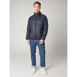 Kurtka puchowa Protest Prtshaffer. Niebieskie kurtki męskie Protest, na zimę, bez wzorów, z puchu, sportowe, bez ramiączek, bez kaptura. Za 420.50 zł.