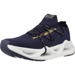 Buty EA7 X8X087 XK227 Niebieski. Niebieskie buty trekkingowe męskie EA7, bez wzorów, z tkaniny, bez zapięcia. Za 677.99 zł.