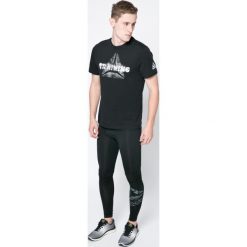 Reebok - Spodnie. Długie spodnie sportowe męskie marki Reebok. W wyprzedaży za 99.90 zł.