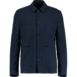 Samsøe & Samsøe JOLA Kurtka wiosenna dark sapphire. Niebieskie kurtki męskie Samsøe & Samsøe, z bawełny. W wyprzedaży za 671.30 zł.