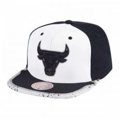 Męska Czapka Z Daszkiem Day One Snapback Cap. Białe czapki męskie NBA, bez wzorów. Za 294.99 zł.