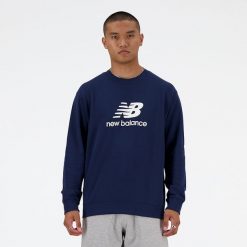 Bluza męska New Balance MT41500NNY – granatowa. Niebieskie bluzy nierozpinane męskie New Balance, m, bez wzorów, z bawełny, eleganckie, bez ramiączek, bez kaptura. Za 159.99 zł.