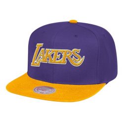Czapka typu snapback Los Angeles Lakers. Fioletowe czapki męskie Mitchell & Ness, bez wzorów, sportowe. Za 198.50 zł.