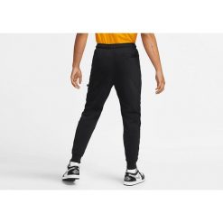 Spodnie męskie nike air jordan zion performance pants black. Czarne spodnie dresowe męskie Nike, bez wzorów, z dresówki. Za 299.00 zł.